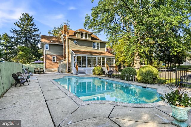 267 W WHITE HORSE PIKE, Berlin, NJ 08009