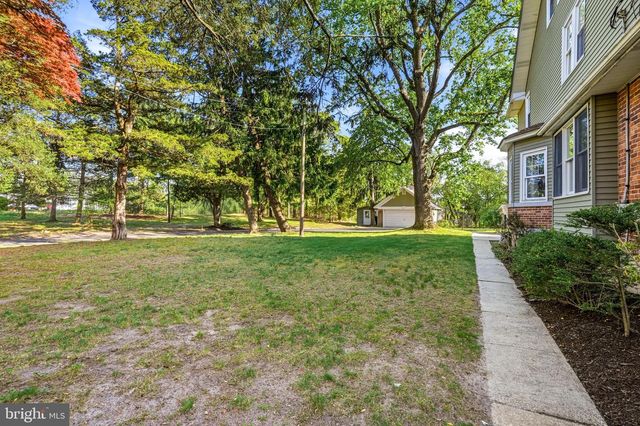 267 W WHITE HORSE PIKE, Berlin, NJ 08009