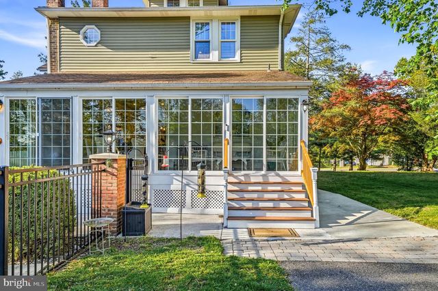 267 W WHITE HORSE PIKE, Berlin, NJ 08009