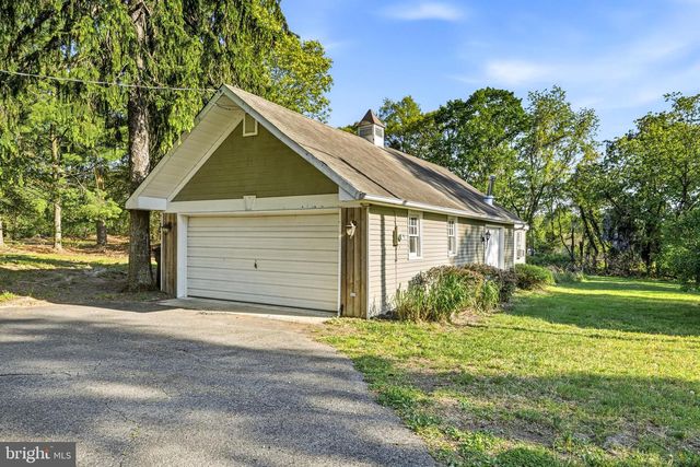 267 W WHITE HORSE PIKE, Berlin, NJ 08009