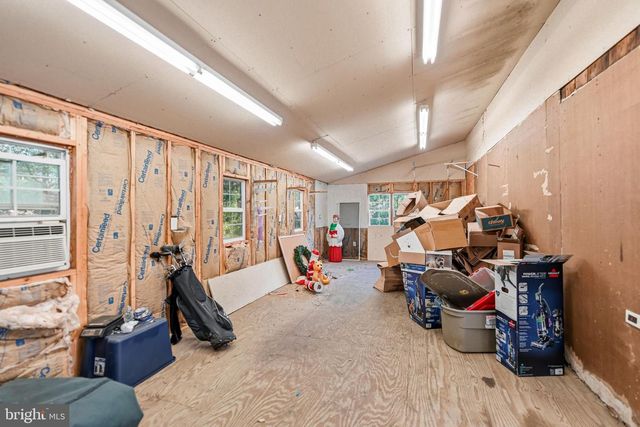 267 W WHITE HORSE PIKE, Berlin, NJ 08009