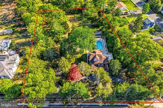 267 W WHITE HORSE PIKE, Berlin, NJ 08009