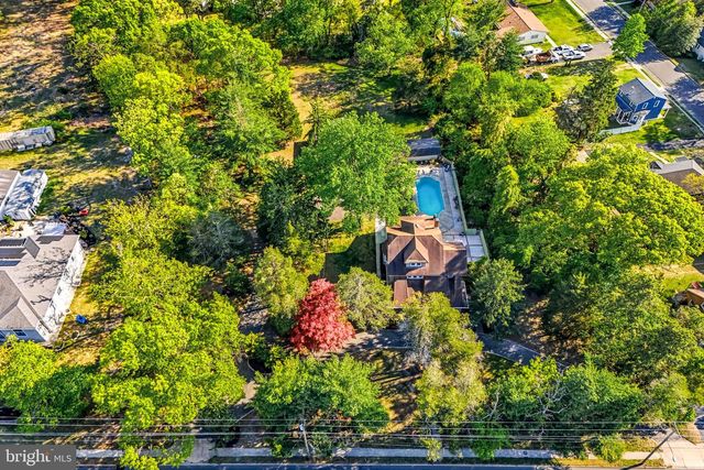 267 W WHITE HORSE PIKE, Berlin, NJ 08009