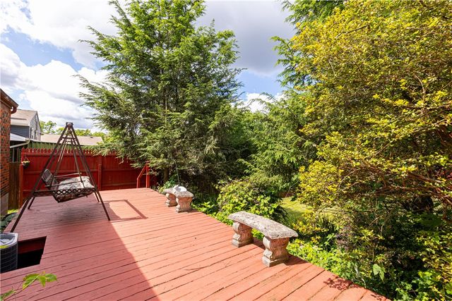 125 Homeridge, Lincoln Place, PA 15120
