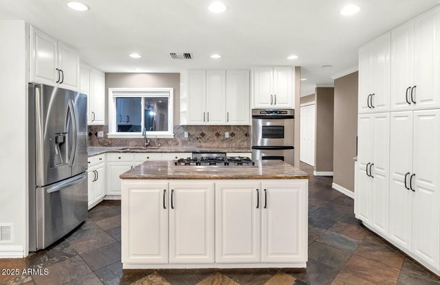 416 W MCLELLAN Boulevard, Phoenix, AZ 85013