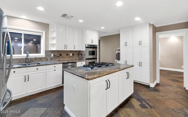 416 W MCLELLAN Boulevard, Phoenix, AZ 85013