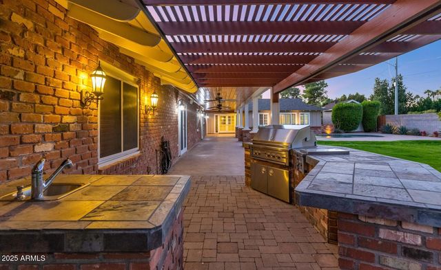 416 W MCLELLAN Boulevard, Phoenix, AZ 85013