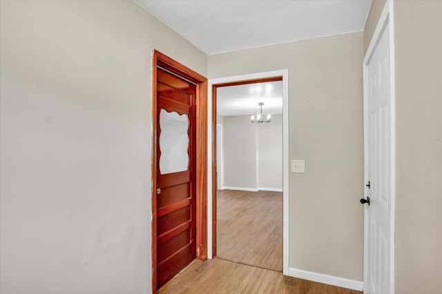 702 E Highland Street, Aurora, MO 65605