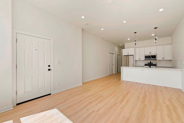 538 N Trumbull Avenue, Chicago, IL 60624