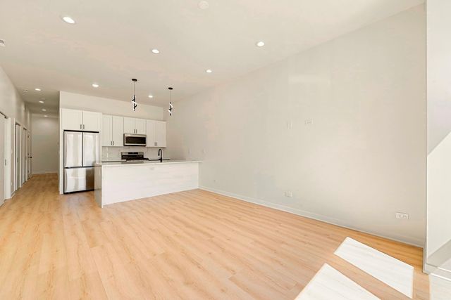 538 N Trumbull Avenue, Chicago, IL 60624