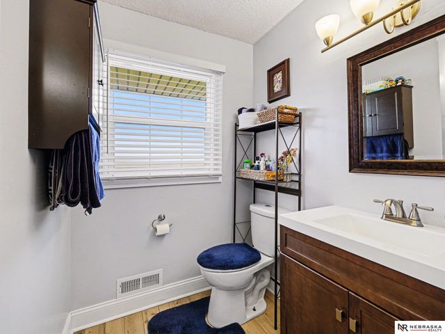 8110 Bowie Drive, Omaha, NE 68114