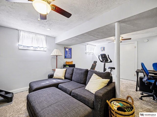 8110 Bowie Drive, Omaha, NE 68114