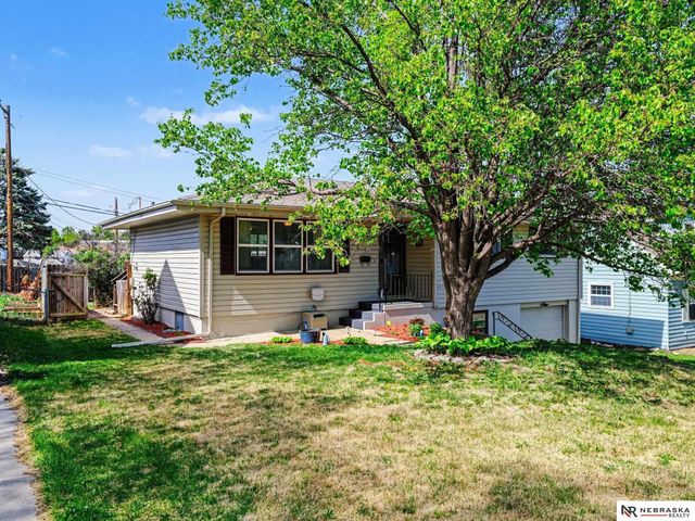 8110 Bowie Drive, Omaha, NE 68114