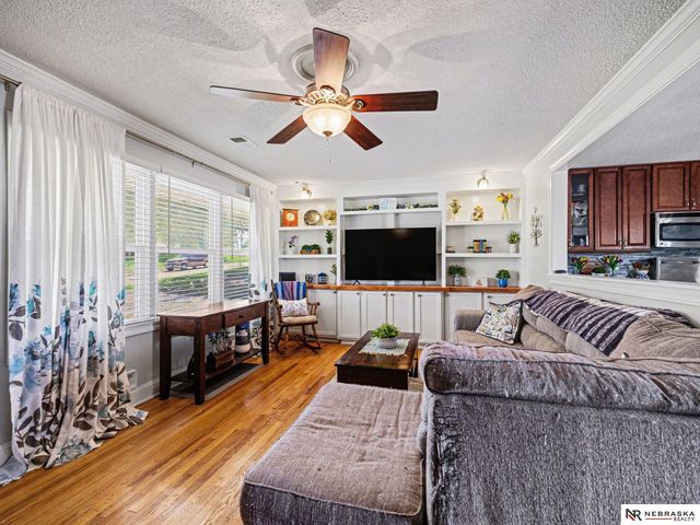 8110 Bowie Drive, Omaha, NE 68114