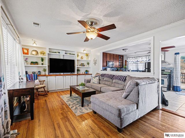 8110 Bowie Drive, Omaha, NE 68114
