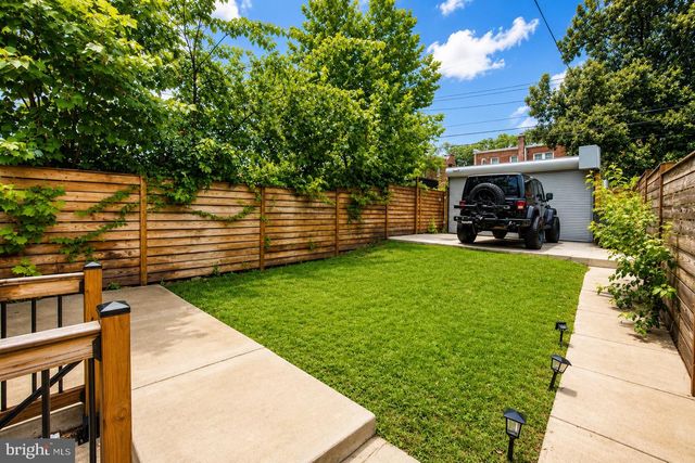 1237 EMERSON ST NE, Washington, DC 20017