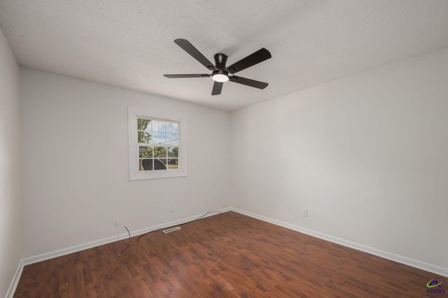 608 Meadow Ridge Drive, Warner Robins, GA 31093