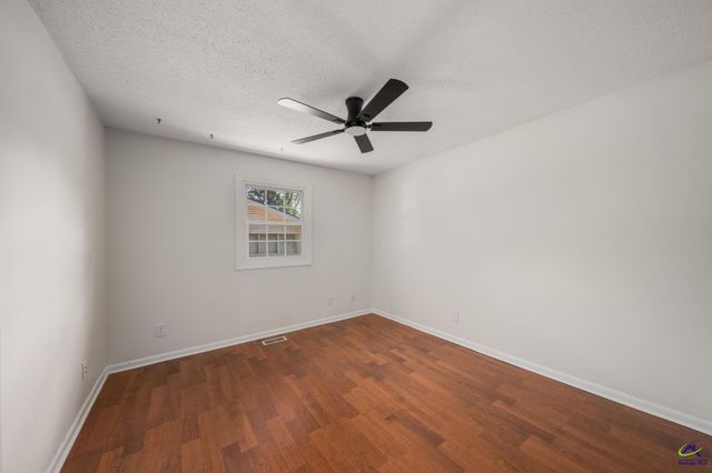 608 Meadow Ridge Drive, Warner Robins, GA 31093
