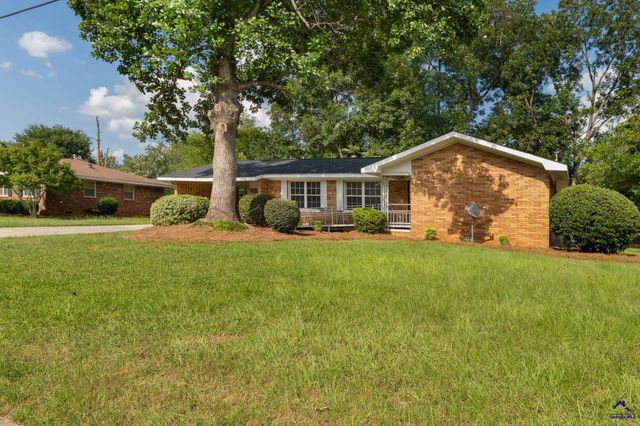 608 Meadow Ridge Drive, Warner Robins, GA 31093