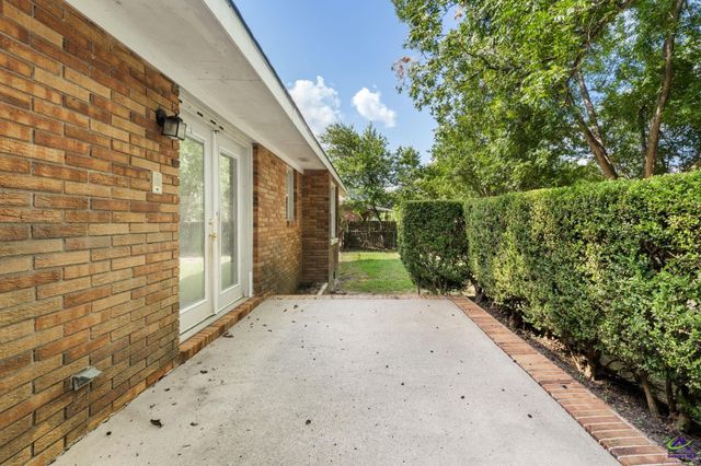 608 Meadow Ridge Drive, Warner Robins, GA 31093