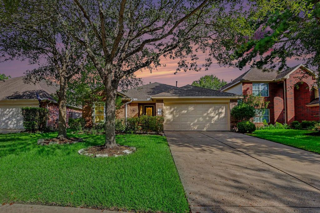 26922 Kingston Glen Lane, Katy, TX 77494