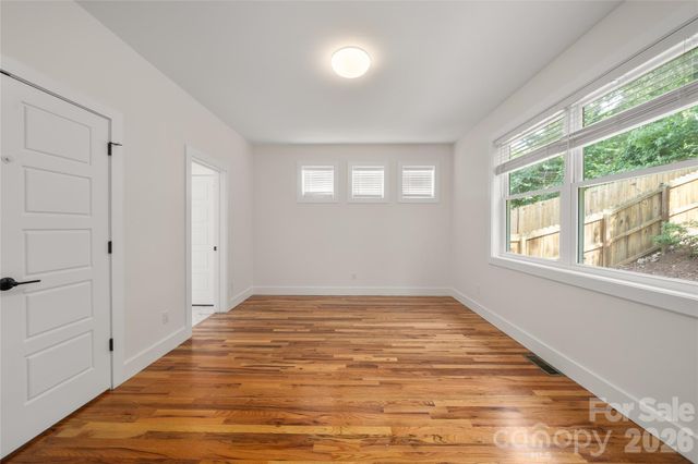 73 Downing Street, Asheville, NC 28806