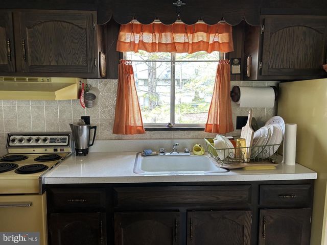 5145 CRESCO DR, Pocono Lake, PA 18347