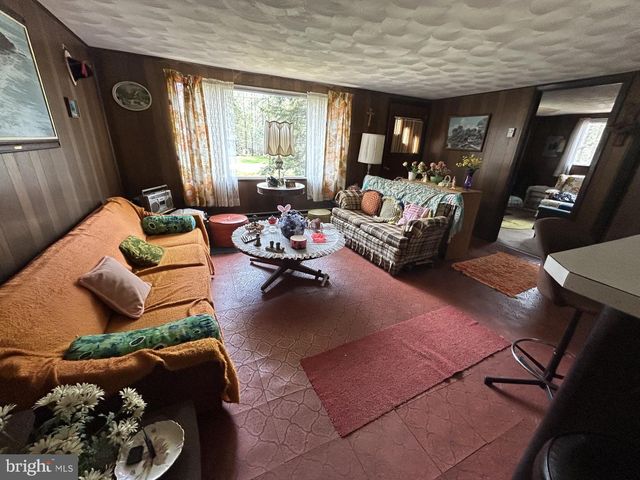 5145 CRESCO DR, Pocono Lake, PA 18347