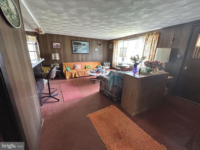 5145 CRESCO DR, Pocono Lake, PA 18347