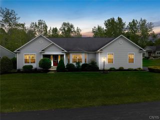 3161 Captiva Court, Lysander, NY 13027