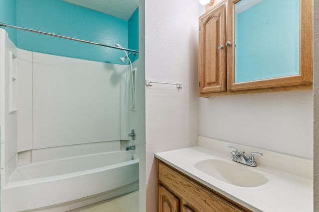 1162 Kern Street, Waterloo, IA 50703