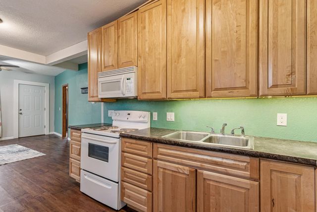 1162 Kern Street, Waterloo, IA 50703