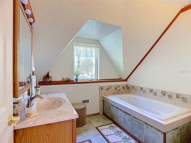 2320 BOGAERT ROAD, Dover, FL 33527