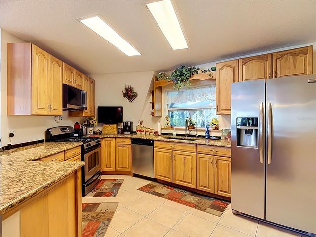 2320 BOGAERT ROAD, Dover, FL 33527
