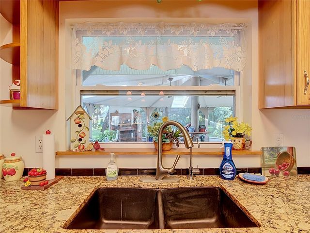 2320 BOGAERT ROAD, Dover, FL 33527
