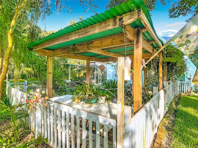 2320 BOGAERT ROAD, Dover, FL 33527