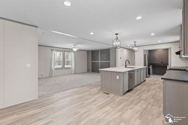 8575 N Rollin Hwy Highway, Woodstock Twp, MI 49220