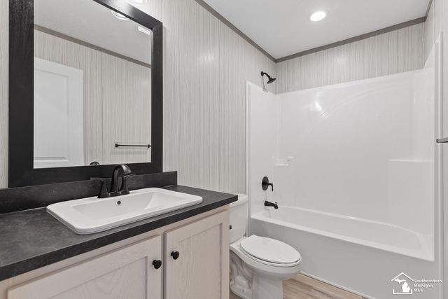 8575 N Rollin Hwy Highway, Woodstock Twp, MI 49220