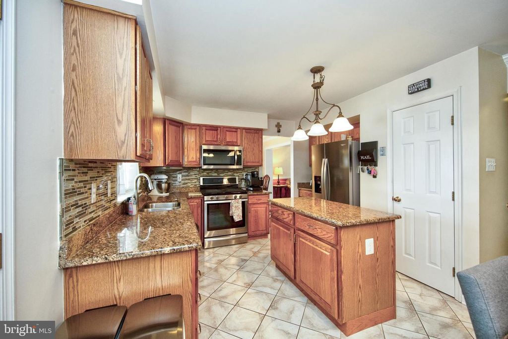 Image 8 of property listing at 588 FELIX CT, Bel Air, MD 21014