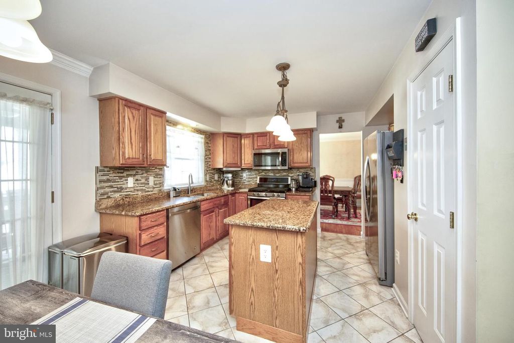 Image 9 of property listing at 588 FELIX CT, Bel Air, MD 21014