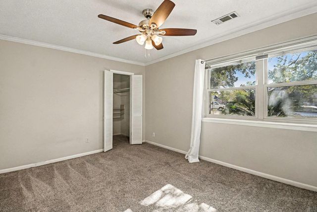 915 Merriman Court Court, Friendswood, TX 77546