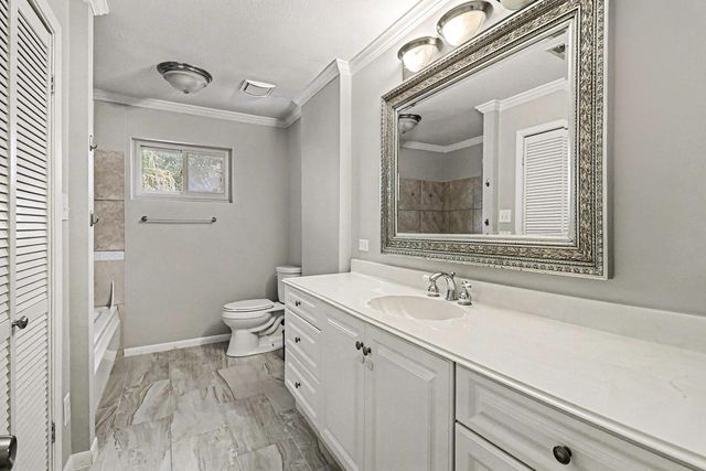 915 Merriman Court Court, Friendswood, TX 77546