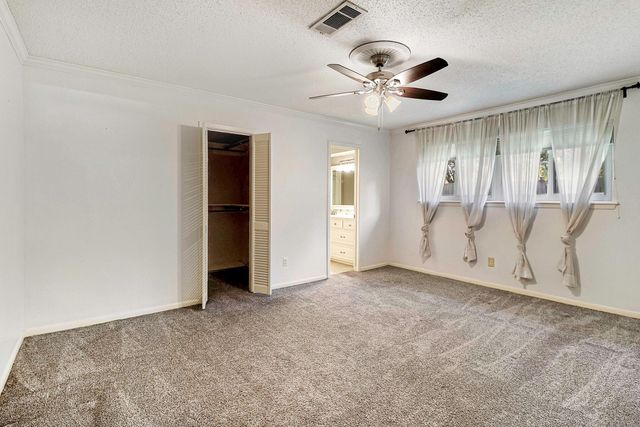 915 Merriman Court Court, Friendswood, TX 77546