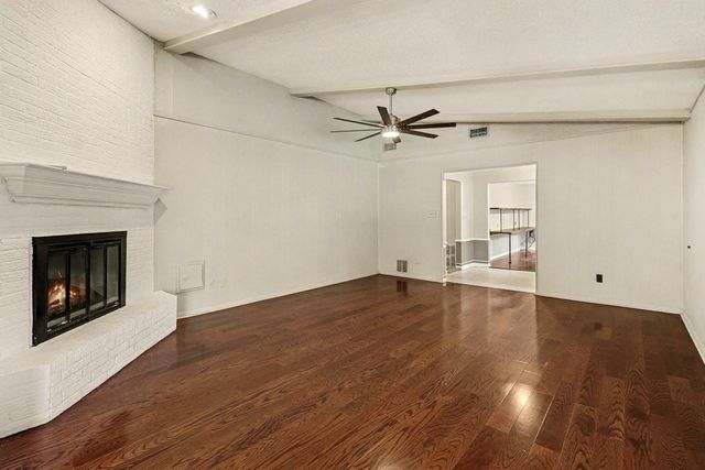 915 Merriman Court Court, Friendswood, TX 77546