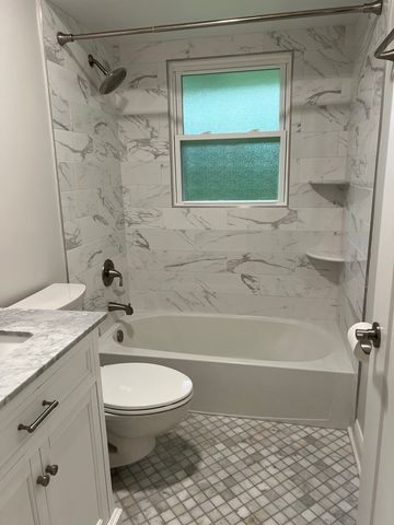 1106 Waukegan Road, Deerfield, IL 60015