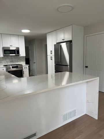 1106 Waukegan Road, Deerfield, IL 60015