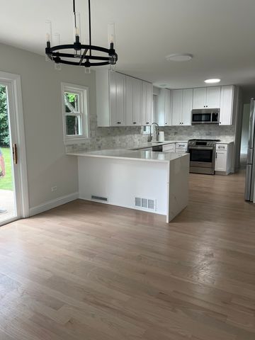 1106 Waukegan Road, Deerfield, IL 60015