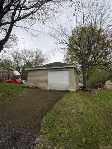 6435 11th Street, Otter Lake, MI 48464