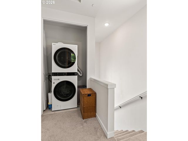 64 Ne STANTON St, Portland, OR 97212