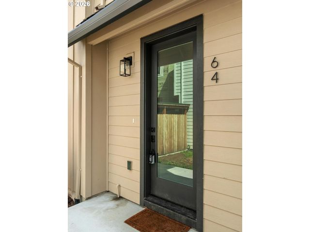 64 Ne STANTON St, Portland, OR 97212